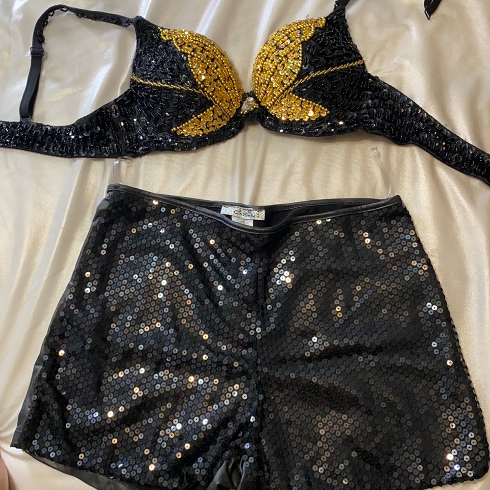 A badazzled short set